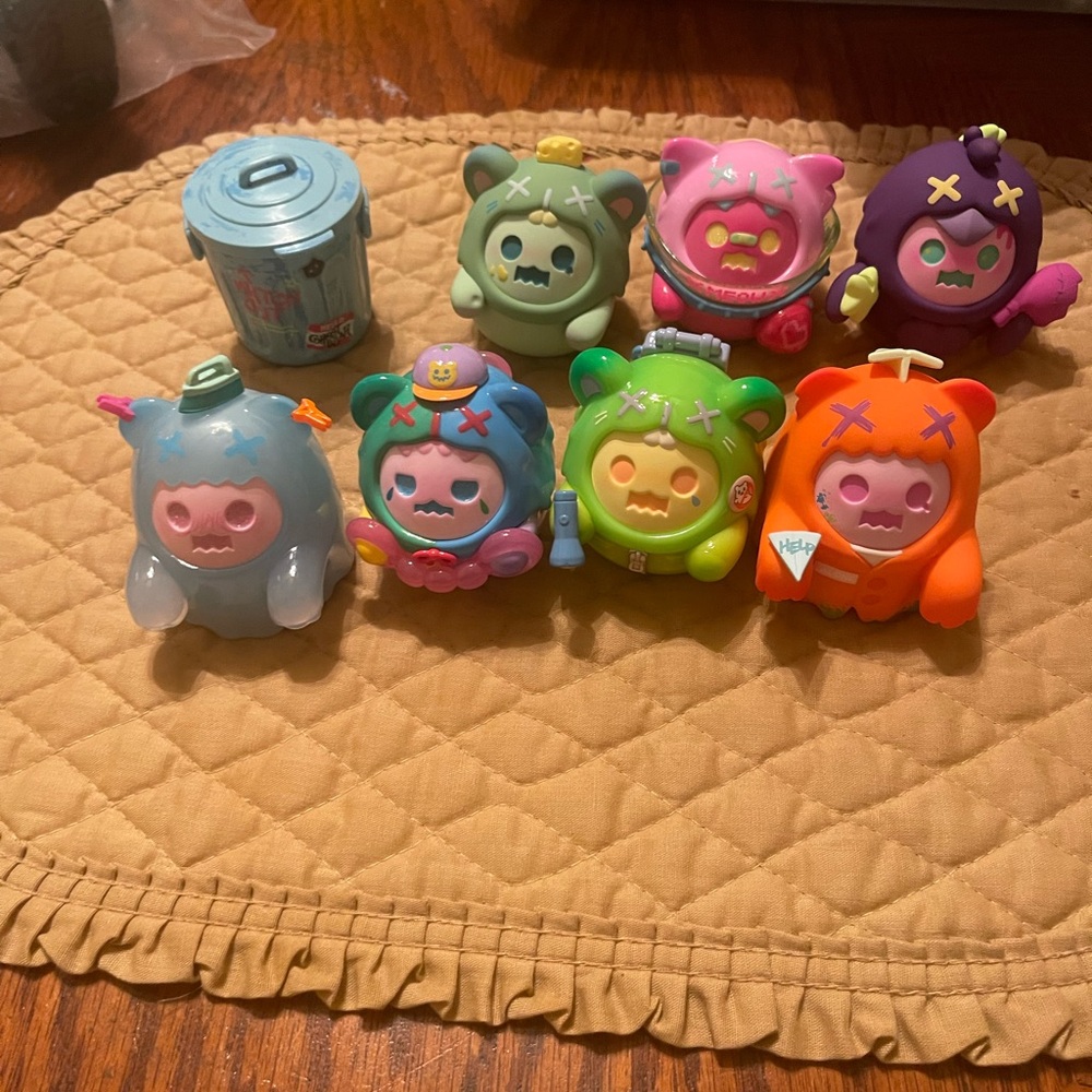 🔥 Shinwoo Ghost Bear Series – 8/12 Figure Lot – Excellent Condition